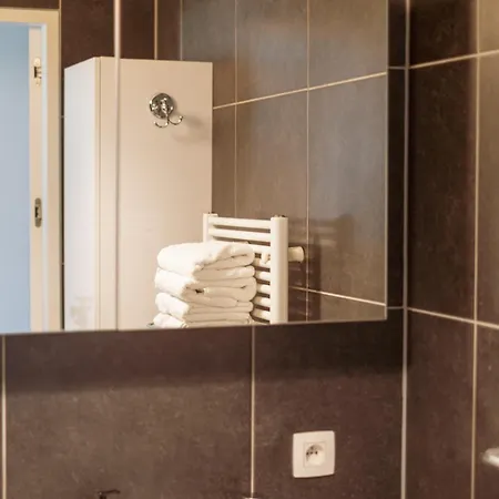 App Met Uitzicht Op 't Mas En Ondergrondse Parking Apartment